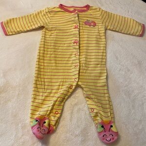 Carter’s Baby girl Pj size 6M